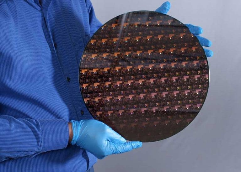 IBM presenta la prima tecnologia al mondo per semiconduttori con nodo di processo da 2 nanometri