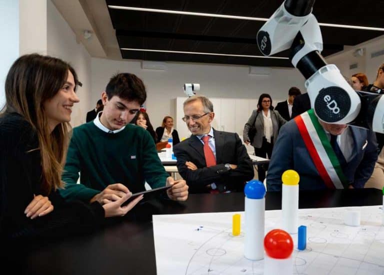 Dalla sinergia tra Ferrari e il territorio, nasce il laboratorio di robotica “e.DO Learning Center”, un innovativo progetto educativo STEM