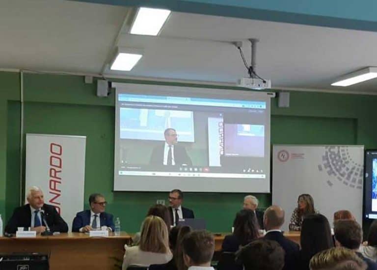 Prende il via oggi il primo Liceo Digitale: competenze scientifiche e umanistiche insieme per il futuro