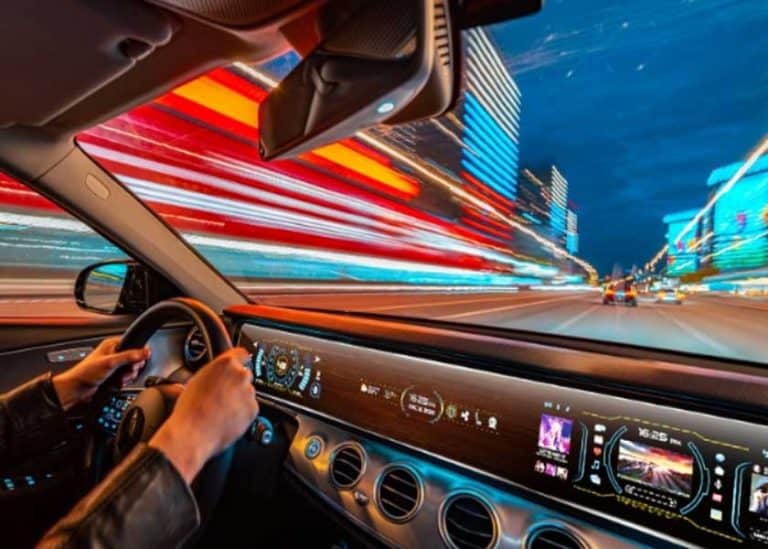 Analog Devices collabora con AUO per lanciare sul mercato automotive display widescreen sicuri ed efficienti dal punto di vista energetico