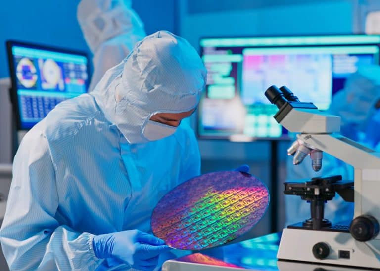 Le restrizioni occidentali potrebbero bloccare lo sviluppo dell’industria cinese dei chip alla tecnologia a 40 nm