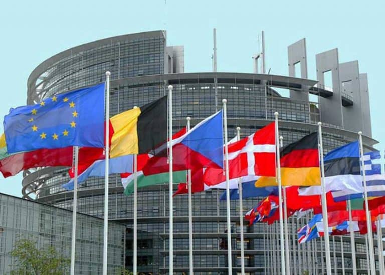 Il Parlamento europeo approva definitivamente l’European Chips Act